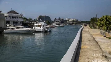 Tanggul Laut Jaga Permukiman Elite di Pantai Mutiara